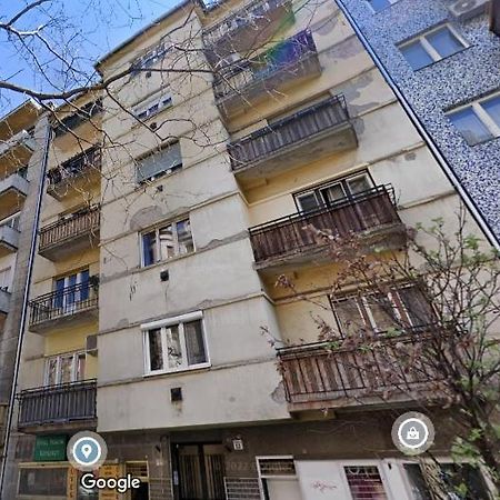 Апартаменты Kenyelmes Lakas Jo Helyen Будапешт Экстерьер фото