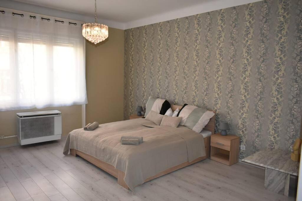 Апартаменты Kenyelmes Lakas Jo Helyen Будапешт Экстерьер фото